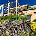 Weingut Und Gaestezimmer Perner Bed & Breakfast