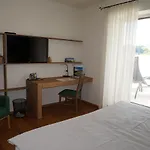 Panzió Weingut Und Gaestezimmer Perner 4*