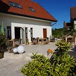 Weingut Und Gaestezimmer Perner 4* Ehrenhausen