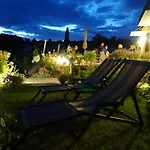 Weingut Und Gaestezimmer Perner Panzió Ehrenhausen