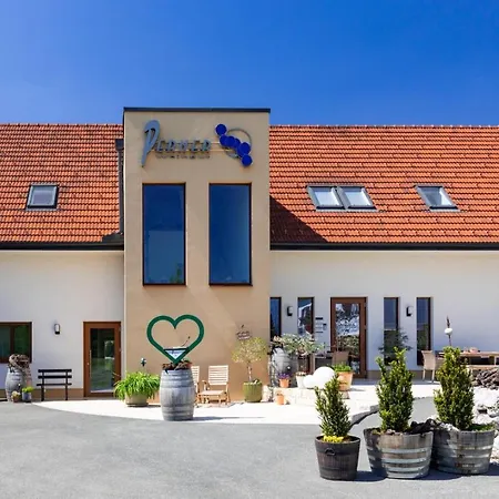 Couette-café Weingut Und Gaestezimmer Perner 4*