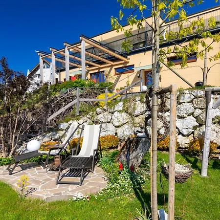 Weingut Und Gaestezimmer Perner