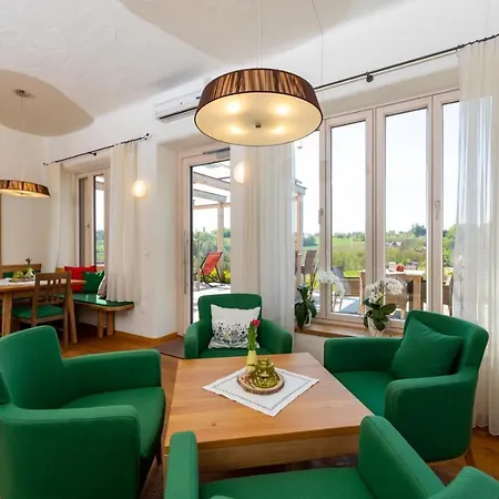 Couette-café Weingut Und Gaestezimmer Perner Ehrenhausen