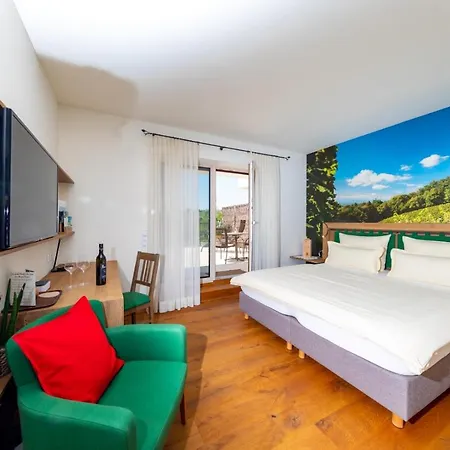 Weingut Und Gaestezimmer Perner Ehrenhausen