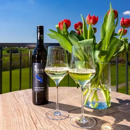 Weingut Und Gaestezimmer Perner