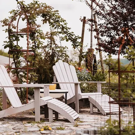 Weingut Und Gaestezimmer Perner فندق مبيت وإفطار 4*