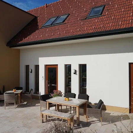 Couette-café Weingut Und Gaestezimmer Perner 4*