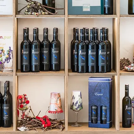 Weingut Und Gaestezimmer Perner * Ehrenhausen