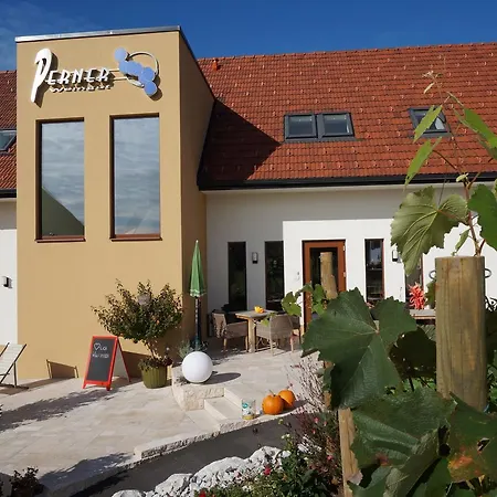 Couette-café Weingut Und Gaestezimmer Perner 4*