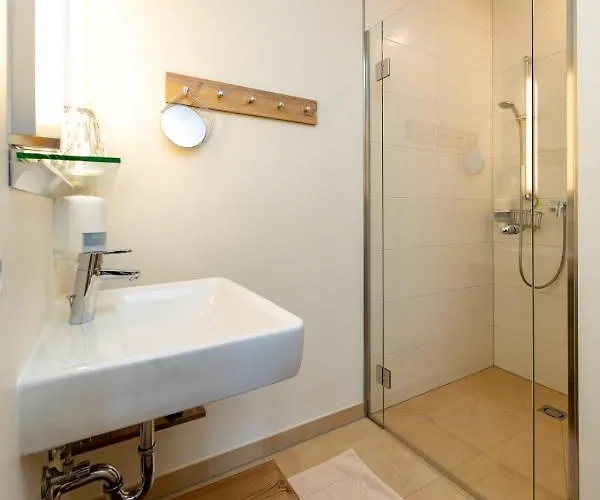 فندق مبيت وإفطار Weingut Und Gaestezimmer Perner 4*