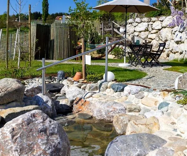 Weingut Und Gaestezimmer Perner إيهرينهاوزين