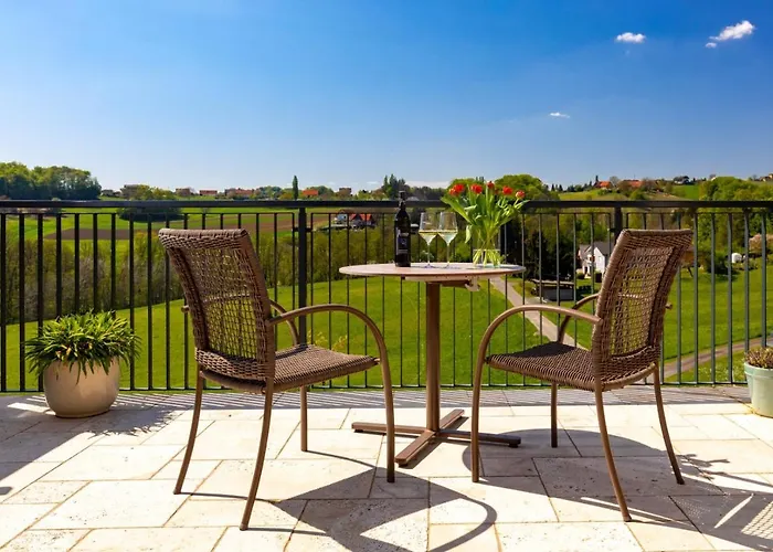 فندق مبيت وإفطار Weingut Und Gaestezimmer Perner إيهرينهاوزين