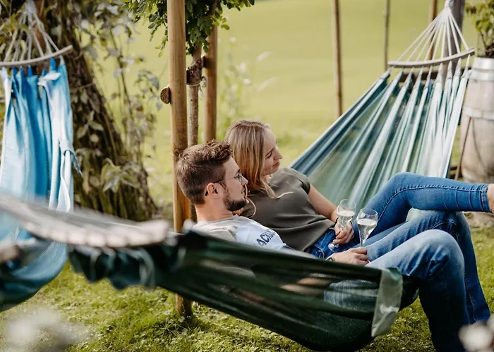 Weingut Und Gaestezimmer Perner 4* إيهرينهاوزين