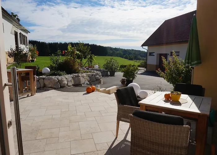 Weingut Und Gaestezimmer Perner 4* إيهرينهاوزين