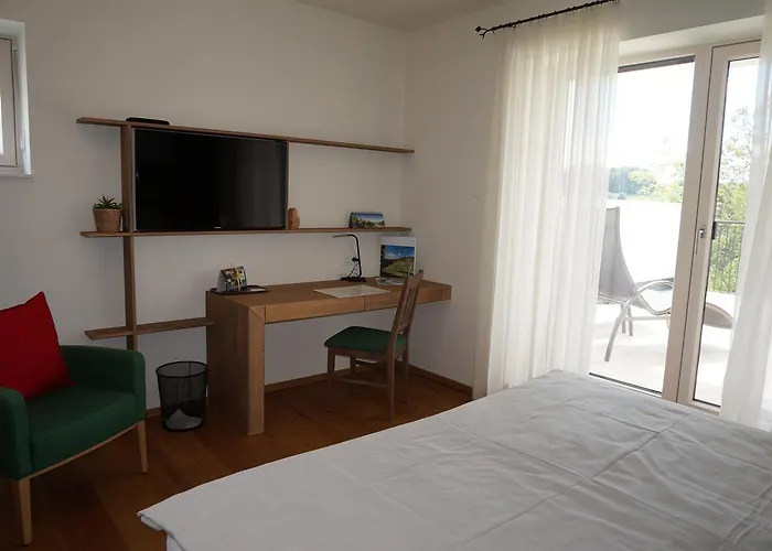 فندق مبيت وإفطار Weingut Und Gaestezimmer Perner 4*