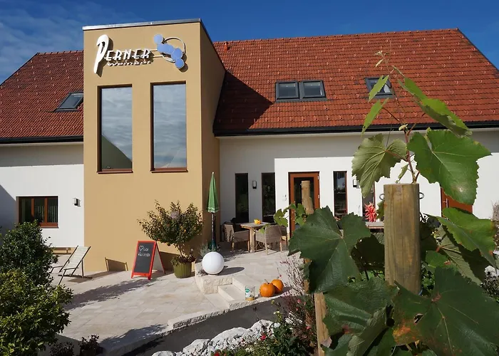 فندق مبيت وإفطار Weingut Und Gaestezimmer Perner 4*
