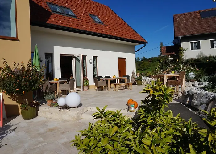 Weingut Und Gaestezimmer Perner 4* إيهرينهاوزين
