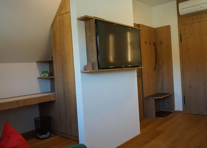 فندق مبيت وإفطار Weingut Und Gaestezimmer Perner 4*