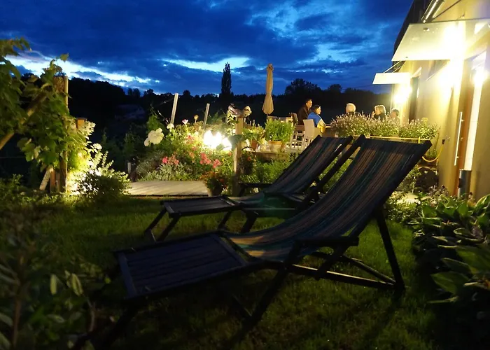 Weingut Und Gaestezimmer Perner فندق مبيت وإفطار إيهرينهاوزين