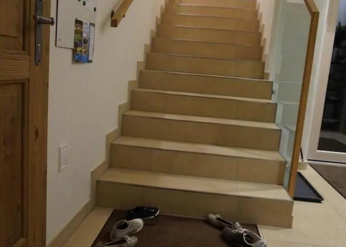 Weingut Und Gaestezimmer Perner فندق مبيت وإفطار